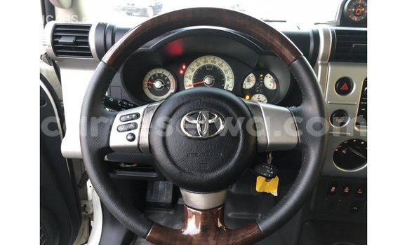 Buy Import Toyota FJ Cruiser White Car in Import - Dubai in East Mahé Buy Import Toyota FJ Cruiser White Car in Import - Dubai in East Mahé