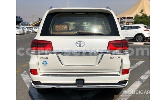 Buy Import Toyota Land Cruiser White Car in Import - Dubai in East Mahé Buy Import Toyota Land Cruiser White Car in Import - Dubai in East Mahé