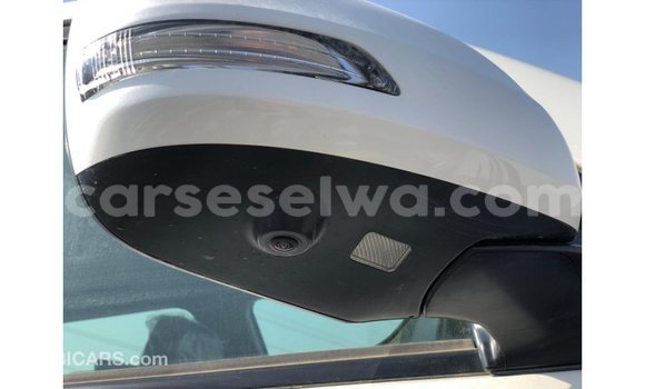 Buy Import Toyota Land Cruiser White Car in Import - Dubai in East Mahé Buy Import Toyota Land Cruiser White Car in Import - Dubai in East Mahé