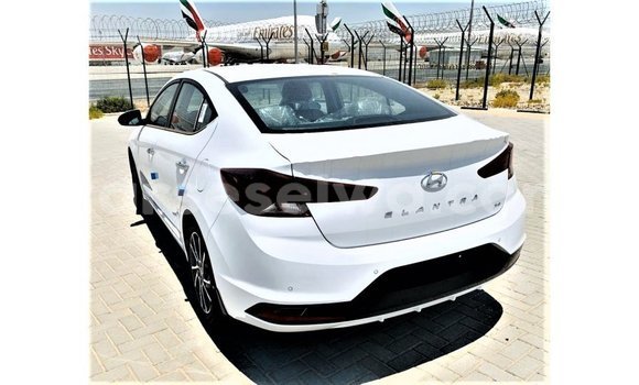 Buy Import Hyundai Elantra White Car in Import - Dubai in East Mahé Buy Import Hyundai Elantra White Car in Import - Dubai in East Mahé