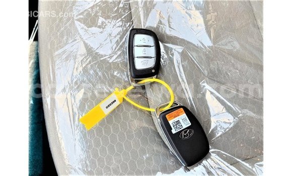 Buy Import Hyundai Elantra White Car in Import - Dubai in East Mahé Buy Import Hyundai Elantra White Car in Import - Dubai in East Mahé