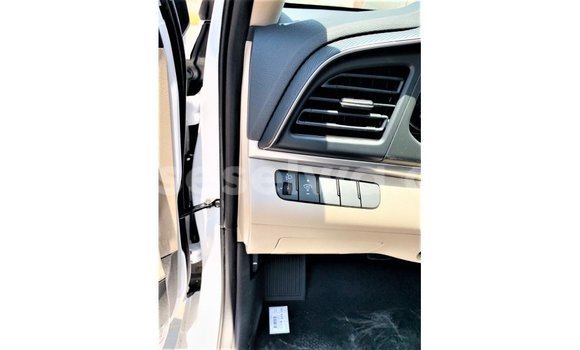 Buy Import Hyundai Elantra White Car in Import - Dubai in East Mahé Buy Import Hyundai Elantra White Car in Import - Dubai in East Mahé