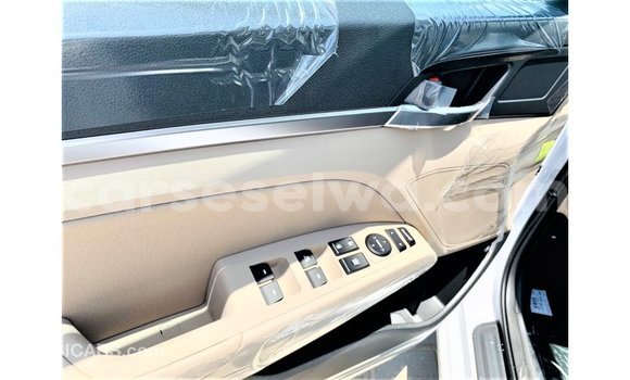 Buy Import Hyundai Elantra White Car in Import - Dubai in East Mahé Buy Import Hyundai Elantra White Car in Import - Dubai in East Mahé