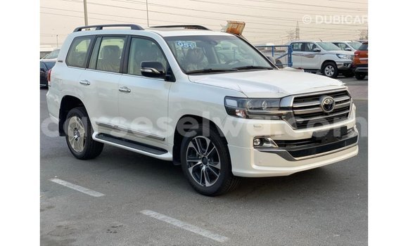 Buy Import Toyota DA White Truck in Import - Dubai in East Mahé Buy Import Toyota DA White Truck in Import - Dubai in East Mahé