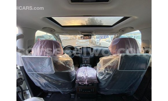 Buy Import Toyota DA White Truck in Import - Dubai in East Mahé Buy Import Toyota DA White Truck in Import - Dubai in East Mahé