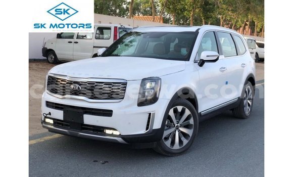 Acheter Import Voiture Kia Carens Blanc à Import - Dubai, East Mahé