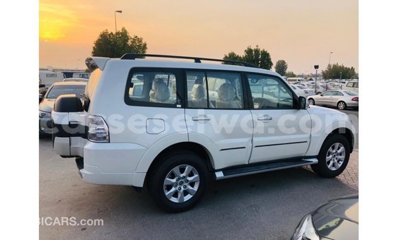 Buy Import Mitsubishi Pajero White Car in Import - Dubai in East Mahé Buy Import Mitsubishi Pajero White Car in Import - Dubai in East Mahé