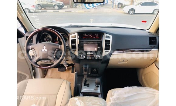 Buy Import Mitsubishi Pajero White Car in Import - Dubai in East Mahé Buy Import Mitsubishi Pajero White Car in Import - Dubai in East Mahé