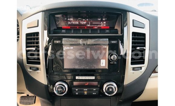 Buy Import Mitsubishi Pajero White Car in Import - Dubai in East Mahé Buy Import Mitsubishi Pajero White Car in Import - Dubai in East Mahé