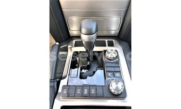 Buy Import Toyota Land Cruiser Other Car in Import - Dubai in East Mahé Buy Import Toyota Land Cruiser Other Car in Import - Dubai in East Mahé