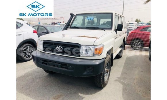 Buy Import Toyota Land Cruiser White Car in Import - Dubai in East Mahé Buy Import Toyota Land Cruiser White Car in Import - Dubai in East Mahé