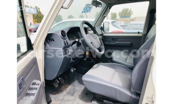 Buy Import Toyota Land Cruiser White Car in Import - Dubai in East Mahé Buy Import Toyota Land Cruiser White Car in Import - Dubai in East Mahé
