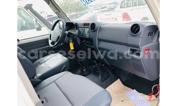 Buy Import Toyota Land Cruiser White Car in Import - Dubai in East Mahé Buy Import Toyota Land Cruiser White Car in Import - Dubai in East Mahé