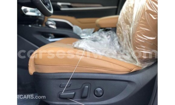 Buy Import Kia Carens White Car in Import - Dubai in East Mahé Buy Import Kia Carens White Car in Import - Dubai in East Mahé