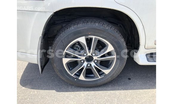 Buy Import Toyota Land Cruiser White Car in Import - Dubai in East Mahé Buy Import Toyota Land Cruiser White Car in Import - Dubai in East Mahé