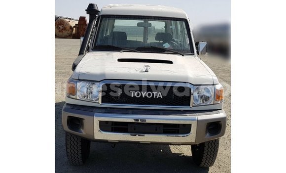 Buy Import Toyota Land Cruiser White Car in Import - Dubai in East Mahé Buy Import Toyota Land Cruiser White Car in Import - Dubai in East Mahé