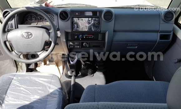 Buy Import Toyota Land Cruiser White Car in Import - Dubai in East Mahé Buy Import Toyota Land Cruiser White Car in Import - Dubai in East Mahé
