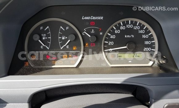 Buy Import Toyota Land Cruiser White Car in Import - Dubai in East Mahé Buy Import Toyota Land Cruiser White Car in Import - Dubai in East Mahé