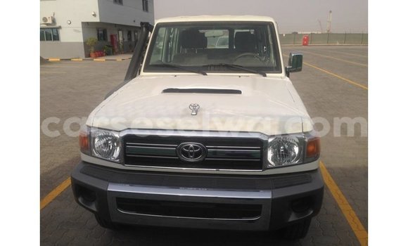 Buy Import Toyota Land Cruiser White Car in Import - Dubai in East Mahé Buy Import Toyota Land Cruiser White Car in Import - Dubai in East Mahé