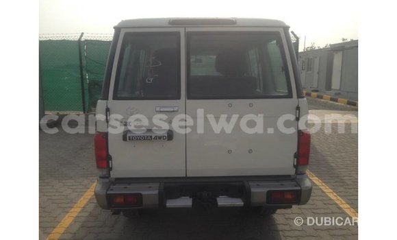 Buy Import Toyota Land Cruiser White Car in Import - Dubai in East Mahé Buy Import Toyota Land Cruiser White Car in Import - Dubai in East Mahé