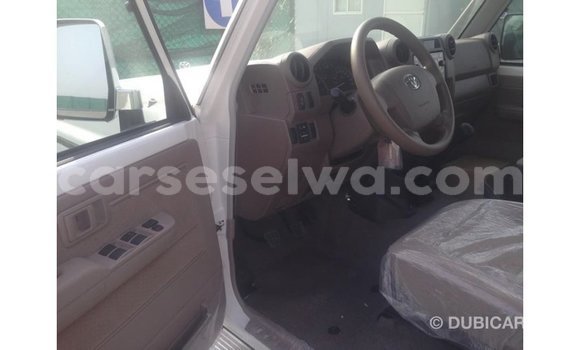 Buy Import Toyota Land Cruiser White Car in Import - Dubai in East Mahé Buy Import Toyota Land Cruiser White Car in Import - Dubai in East Mahé