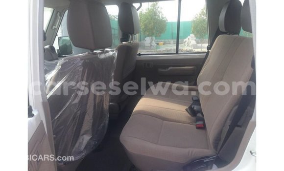 Buy Import Toyota Land Cruiser White Car in Import - Dubai in East Mahé Buy Import Toyota Land Cruiser White Car in Import - Dubai in East Mahé