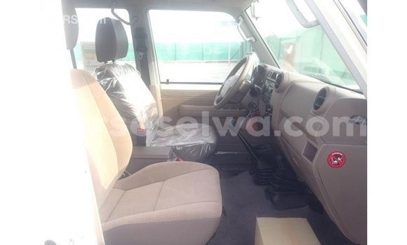 Buy Import Toyota Land Cruiser White Car in Import - Dubai in East Mahé Buy Import Toyota Land Cruiser White Car in Import - Dubai in East Mahé
