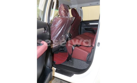 Buy Import Toyota Hilux White Car in Import - Dubai in East Mahé Buy Import Toyota Hilux White Car in Import - Dubai in East Mahé