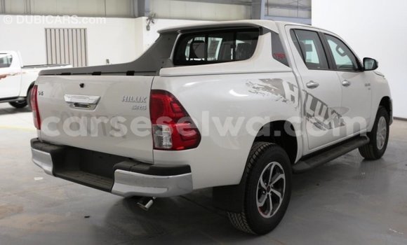 Buy Import Toyota Hilux White Car in Import - Dubai in East Mahé Buy Import Toyota Hilux White Car in Import - Dubai in East Mahé