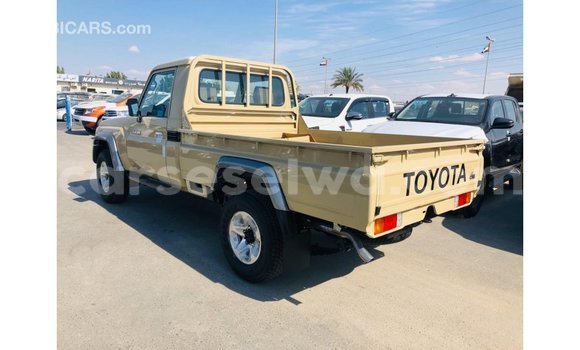 Buy Import Toyota Land Cruiser Beige Car in Import - Dubai in East Mahé Buy Import Toyota Land Cruiser Beige Car in Import - Dubai in East Mahé