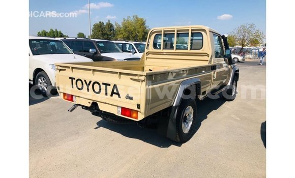 Buy Import Toyota Land Cruiser Beige Car in Import - Dubai in East Mahé Buy Import Toyota Land Cruiser Beige Car in Import - Dubai in East Mahé