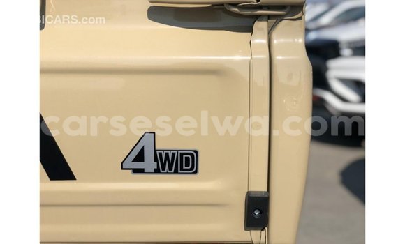Buy Import Toyota Land Cruiser Beige Car in Import - Dubai in East Mahé Buy Import Toyota Land Cruiser Beige Car in Import - Dubai in East Mahé