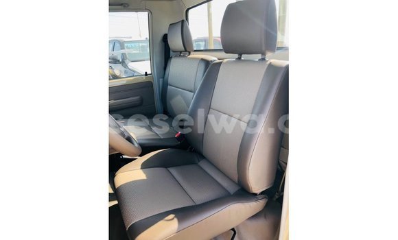 Buy Import Toyota Land Cruiser Beige Car in Import - Dubai in East Mahé Buy Import Toyota Land Cruiser Beige Car in Import - Dubai in East Mahé
