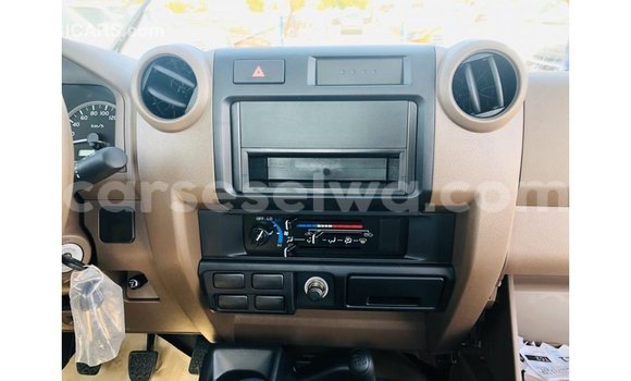 Buy Import Toyota Land Cruiser Beige Car in Import - Dubai in East Mahé Buy Import Toyota Land Cruiser Beige Car in Import - Dubai in East Mahé