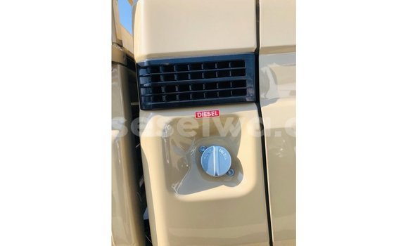 Buy Import Toyota Land Cruiser Beige Car in Import - Dubai in East Mahé Buy Import Toyota Land Cruiser Beige Car in Import - Dubai in East Mahé