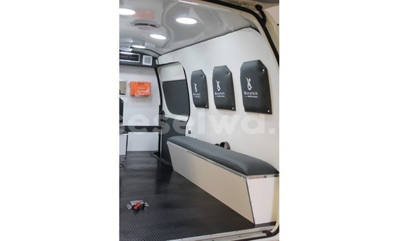 Buy Import Toyota Hiace White Car in Import - Dubai in East Mahé Buy Import Toyota Hiace White Car in Import - Dubai in East Mahé