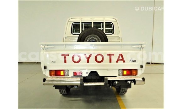 Buy Import Toyota Land Cruiser White Car in Import - Dubai in East Mahé Buy Import Toyota Land Cruiser White Car in Import - Dubai in East Mahé