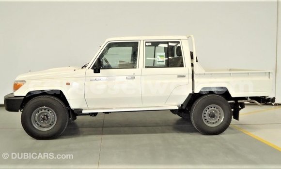 Buy Import Toyota Land Cruiser White Car in Import - Dubai in East Mahé Buy Import Toyota Land Cruiser White Car in Import - Dubai in East Mahé