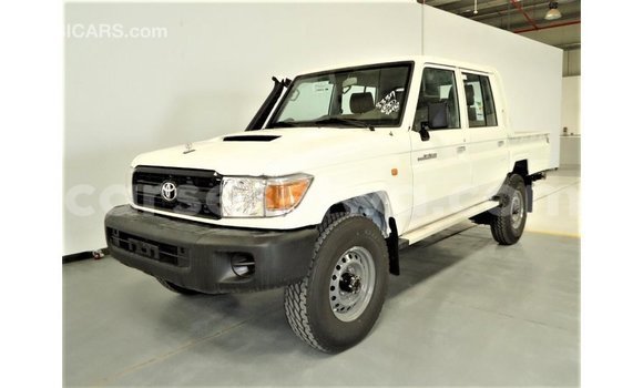 Buy Import Toyota Land Cruiser White Car in Import - Dubai in East Mahé Buy Import Toyota Land Cruiser White Car in Import - Dubai in East Mahé