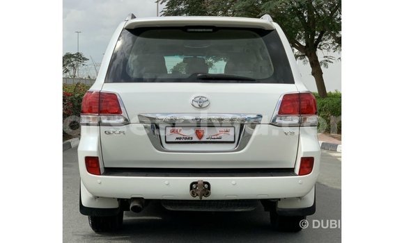 Buy Import Toyota Land Cruiser White Car in Import - Dubai in East Mahé Buy Import Toyota Land Cruiser White Car in Import - Dubai in East Mahé