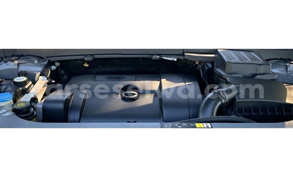 Buy Import Land Rover Defender Other Car in Import - Dubai in East Mahé Buy Import Land Rover Defender Other Car in Import - Dubai in East Mahé