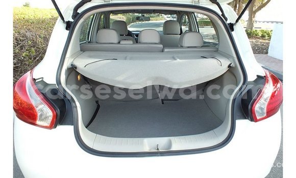 Buy Import Nissan Tiida White Car in Import - Dubai in East Mahé Buy Import Nissan Tiida White Car in Import - Dubai in East Mahé