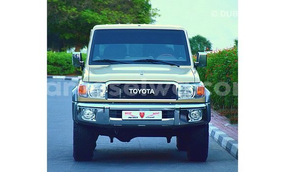 Buy Import Toyota Land Cruiser Beige Car in Import - Dubai in East Mahé Buy Import Toyota Land Cruiser Beige Car in Import - Dubai in East Mahé