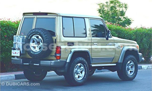 Buy Import Toyota Land Cruiser Beige Car in Import - Dubai in East Mahé Buy Import Toyota Land Cruiser Beige Car in Import - Dubai in East Mahé