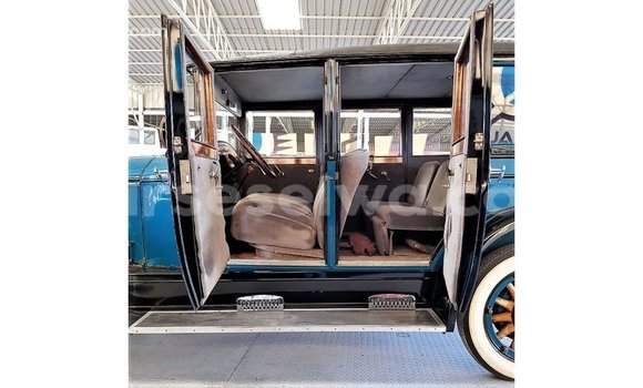 Buy Import Buick Electra Blue Car in Import - Dubai in East Mahé Buy Import Buick Electra Blue Car in Import - Dubai in East Mahé