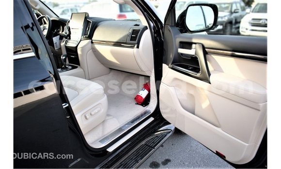 Buy Import Toyota Land Cruiser Black Car in Import - Dubai in East Mahé Buy Import Toyota Land Cruiser Black Car in Import - Dubai in East Mahé