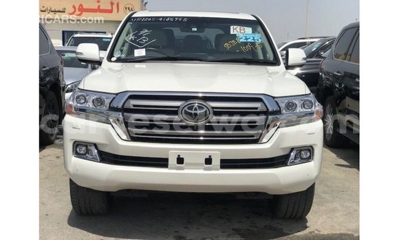 Buy Import Toyota Land Cruiser White Car in Import - Dubai in East Mahé Buy Import Toyota Land Cruiser White Car in Import - Dubai in East Mahé