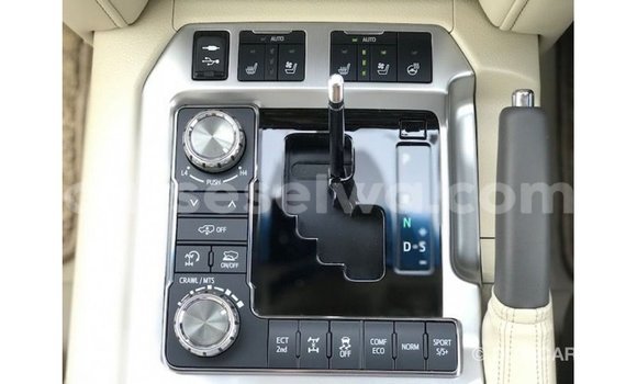 Buy Import Toyota Land Cruiser White Car in Import - Dubai in East Mahé Buy Import Toyota Land Cruiser White Car in Import - Dubai in East Mahé