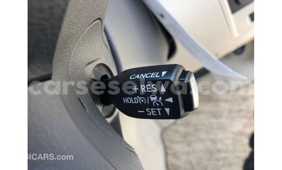 Buy Import Toyota Land Cruiser White Car in Import - Dubai in East Mahé Buy Import Toyota Land Cruiser White Car in Import - Dubai in East Mahé