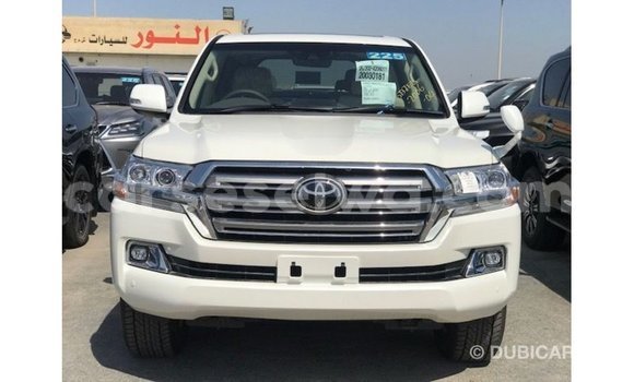 Buy Import Toyota Land Cruiser White Car in Import - Dubai in East Mahé Buy Import Toyota Land Cruiser White Car in Import - Dubai in East Mahé